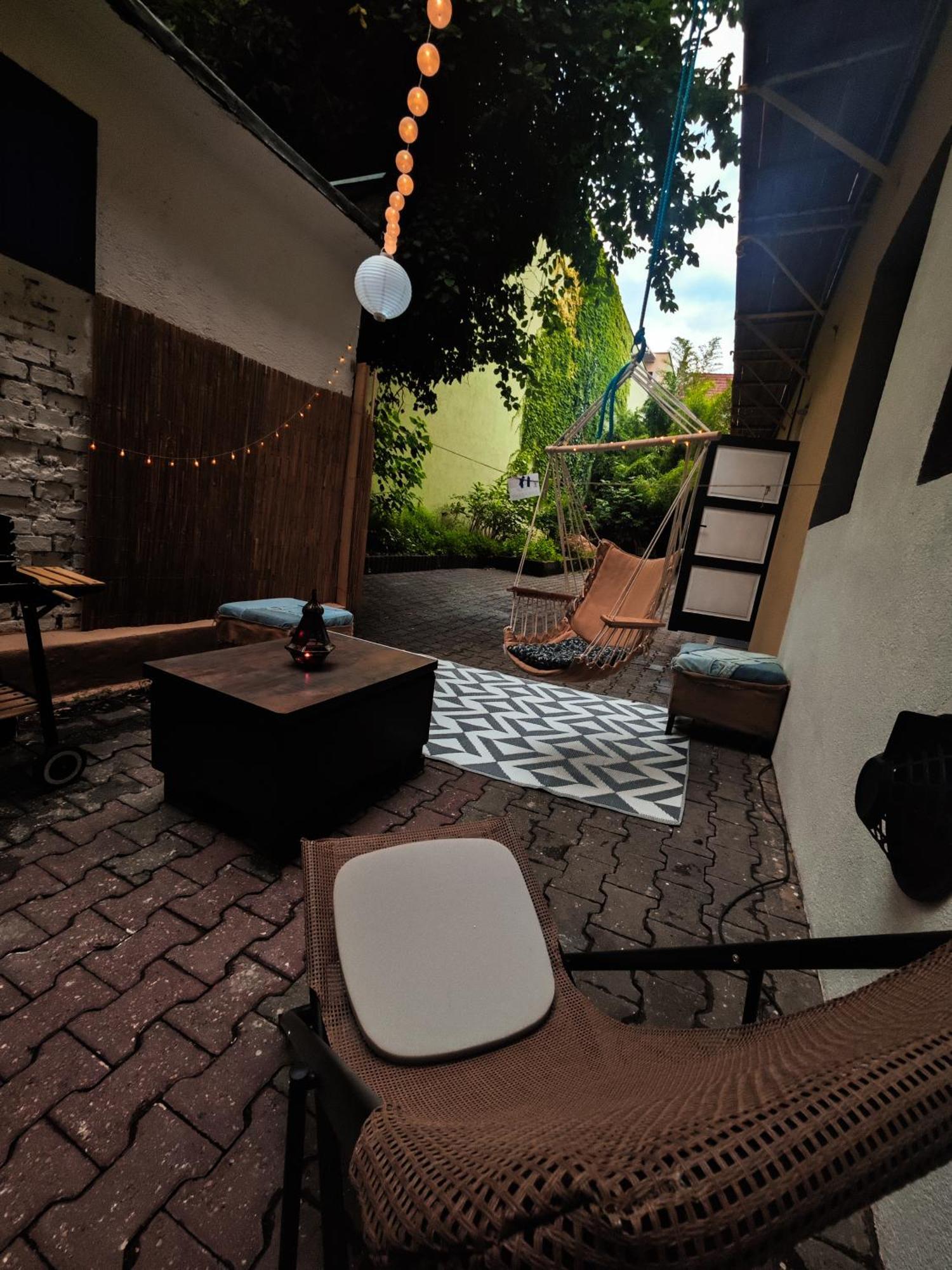 Vintage Room With Garden View Bratislava Exterior foto